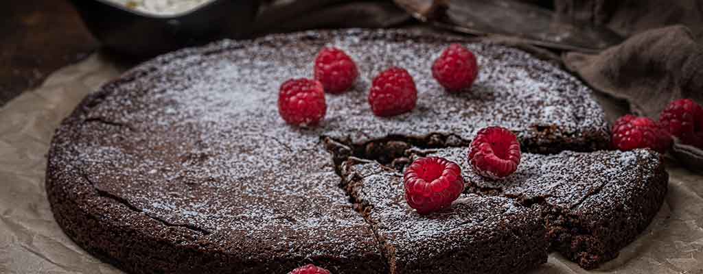 Backen im Airfryer - Klebriger Schokoladenkuchen